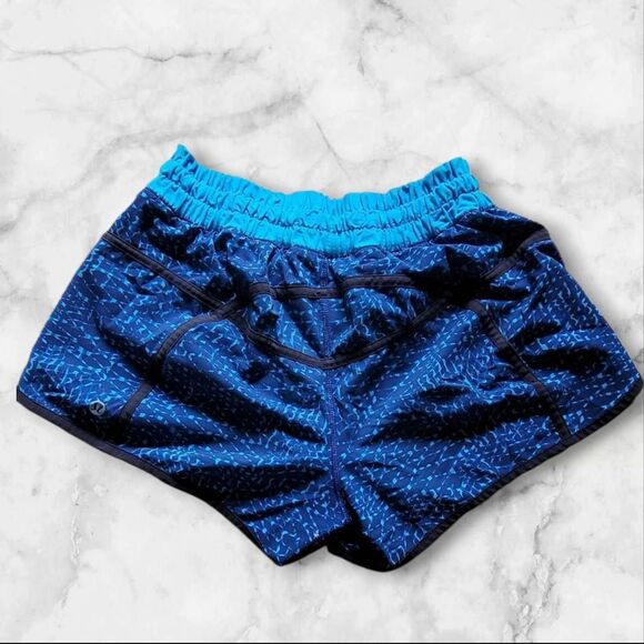 Lululemon Size 6 Blue Tracker Shorts - Picture 1 of 3
